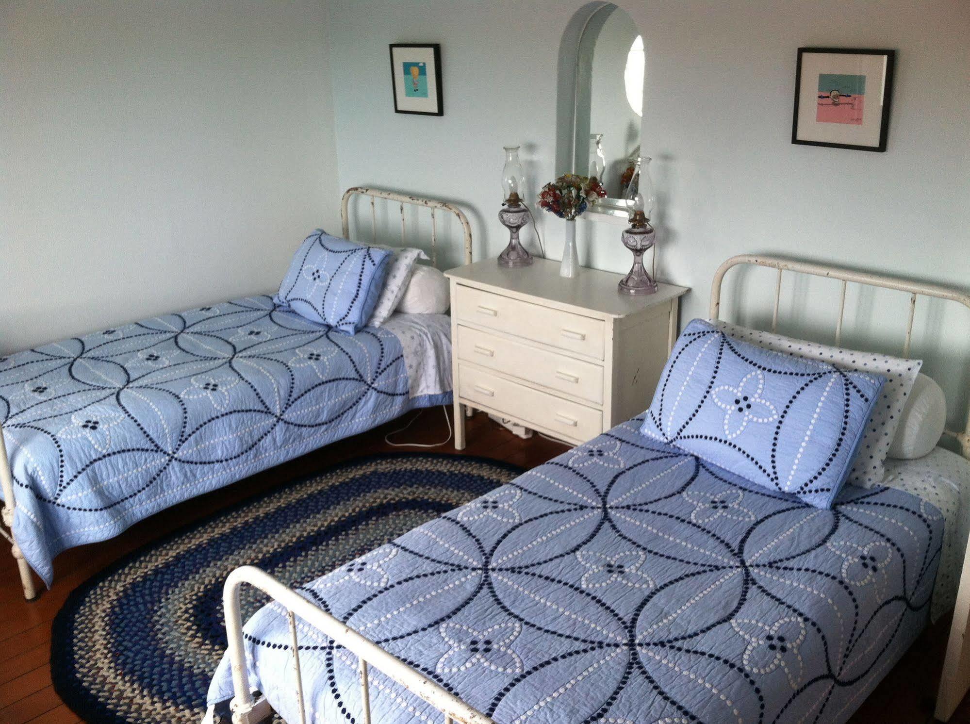 Blue On Blue Bed And Breakfast St James Exteriör bild
