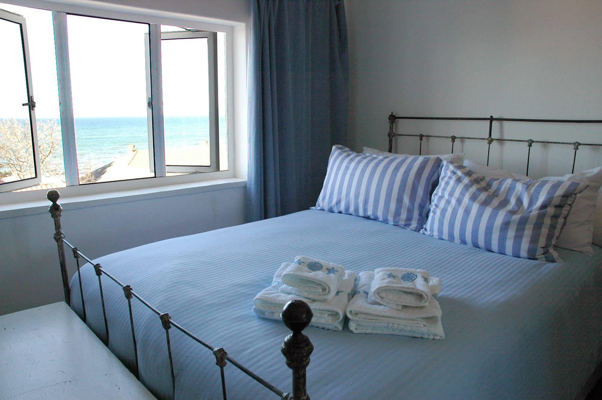 Blue On Blue Bed And Breakfast St James Exteriör bild